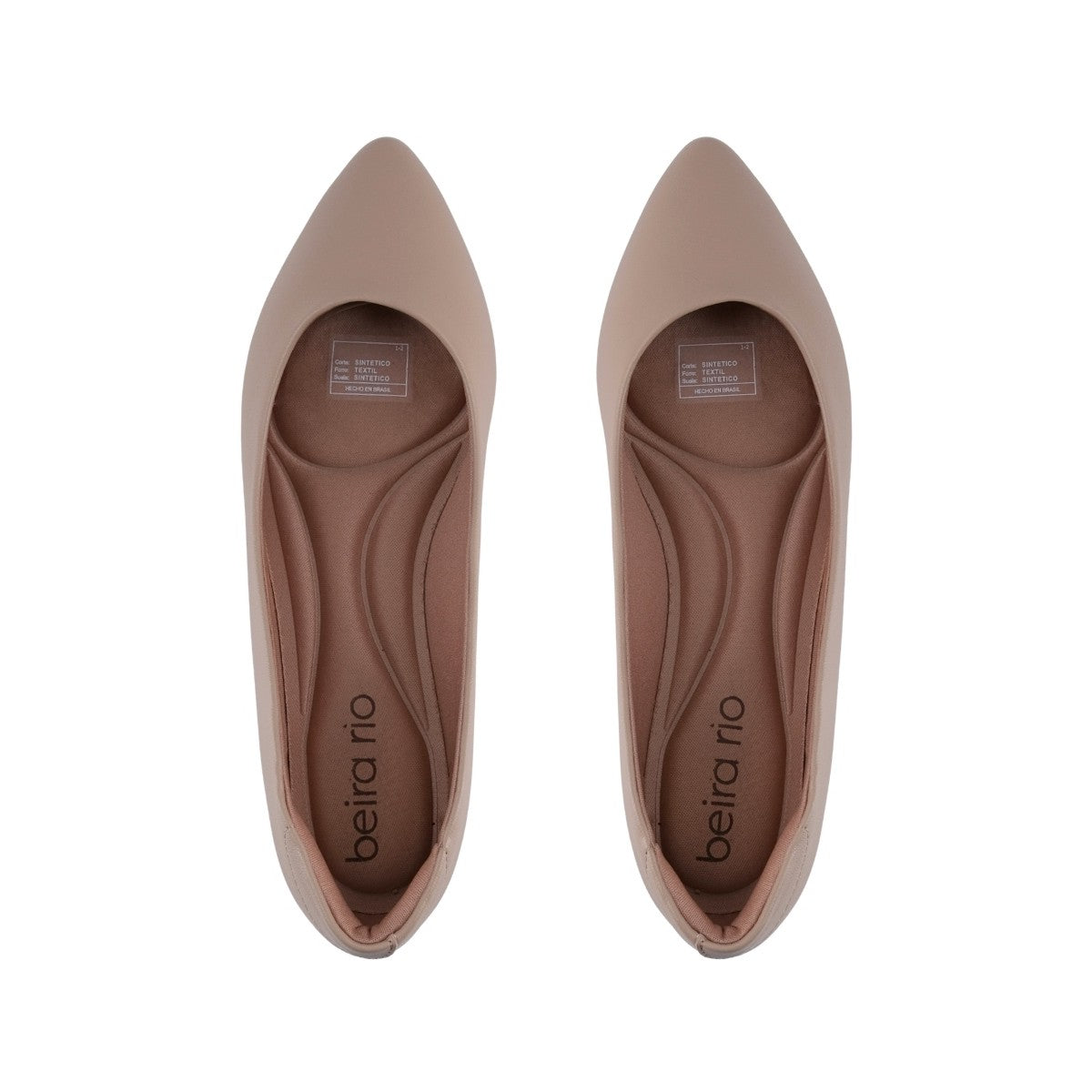 Flat nude cerrado con contrafuerte firme y acabado texturizado sutil