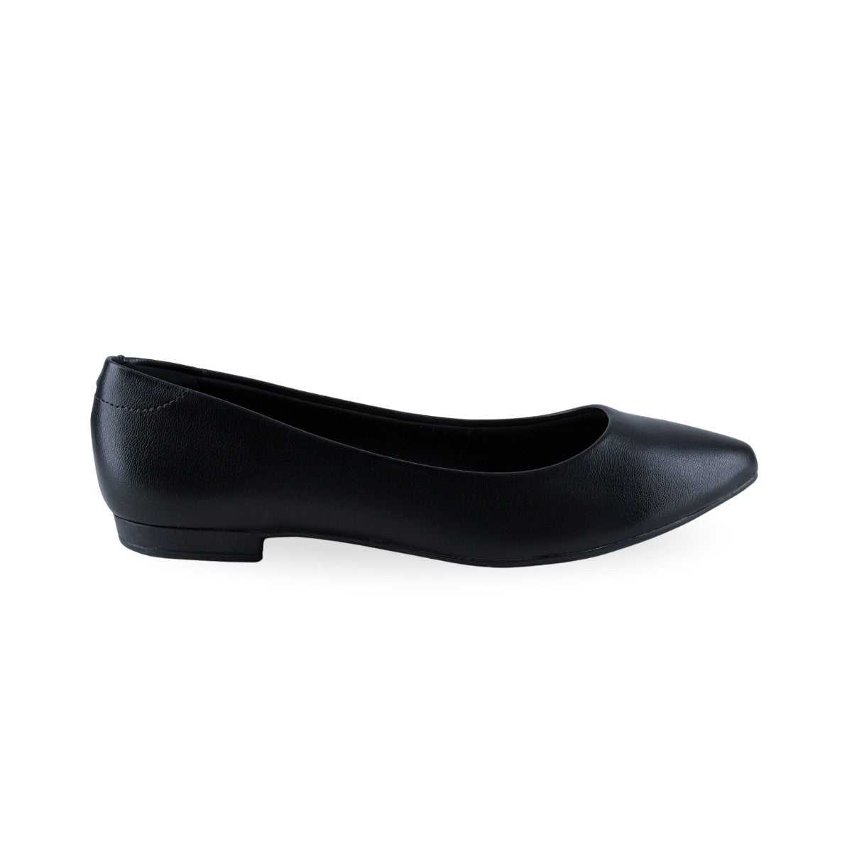 Zapato flat cerrado negro con acabado mate liso