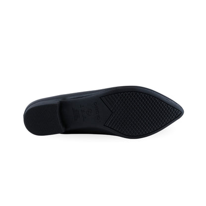 Zapato bajo de mujer color negro puntera fina