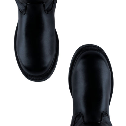 Bota negra para mujer con plataforma y suela gruesa