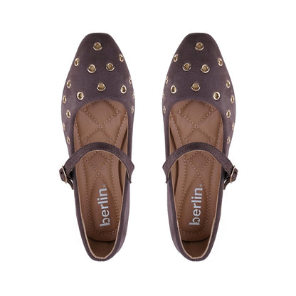 Zapato plano para mujer con hebilla y detalles metálicos