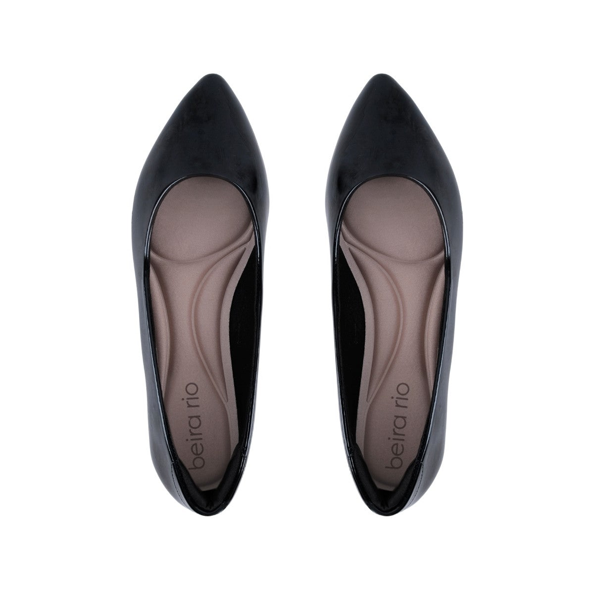 Balerina negra de puntera fina acabado charol