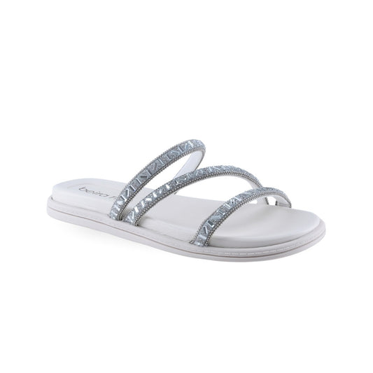 Sandalia slide plana blanca con doble tira de pedrería plateada