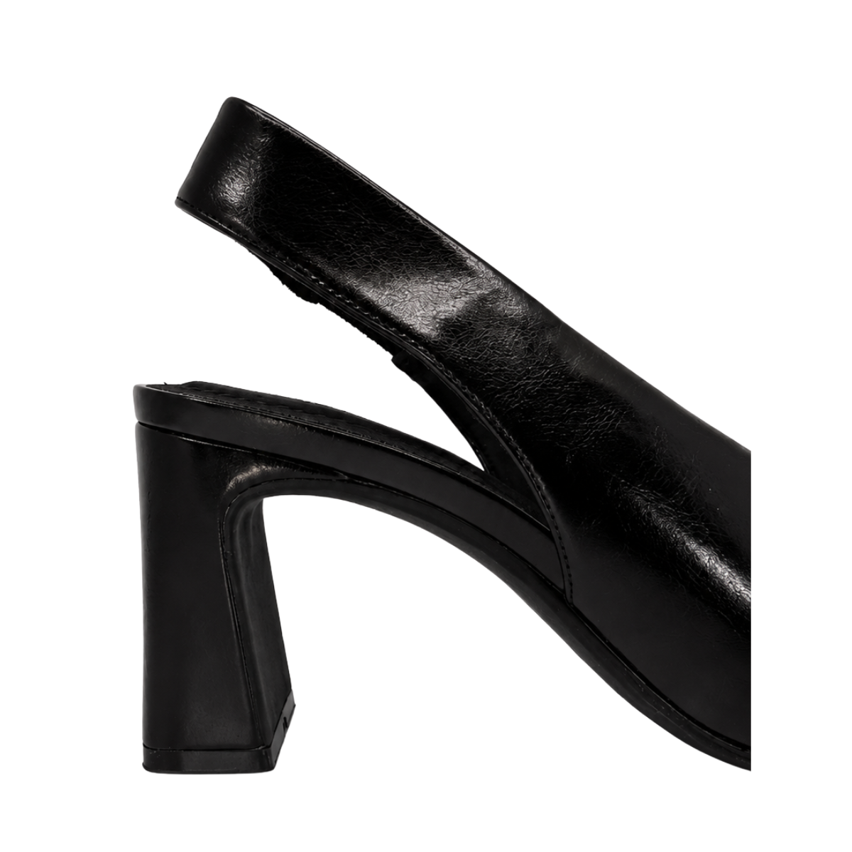 Zapato negro de punta fina para mujer con tacón