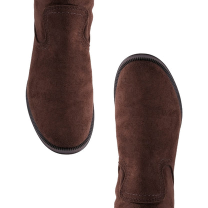 Bota vaquera para mujer color café con acabado tipo gamuza