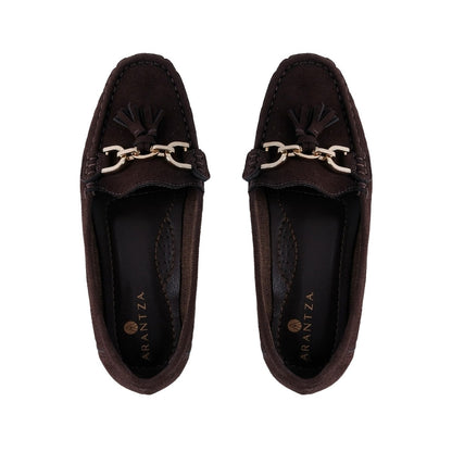 Mocasín café para mujer elegante y versátil