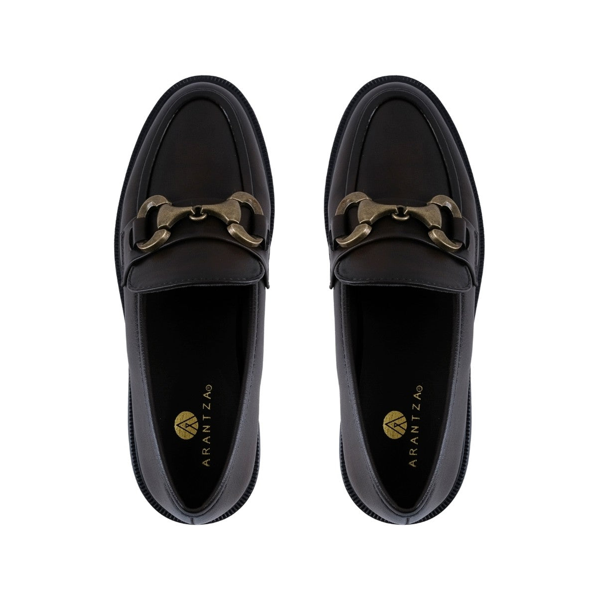 Flat mocasín café de mujer con puntera redonda y suela baja