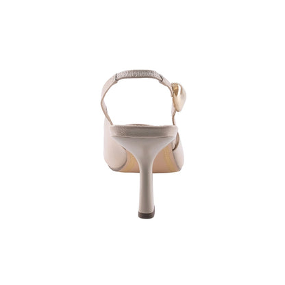 Zapatilla de tacón alto beige con elástico posterior y puntera afinada