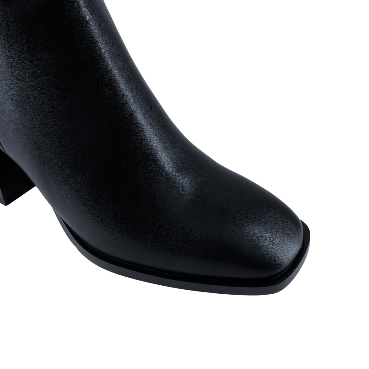 Bota negra de mujer con tacón medio ideal para oficina e invierno