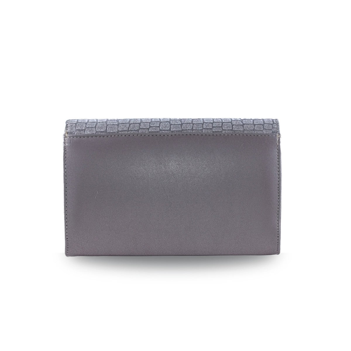 Bolso de mano plateado con textura croco y cadena desmontable al hombro