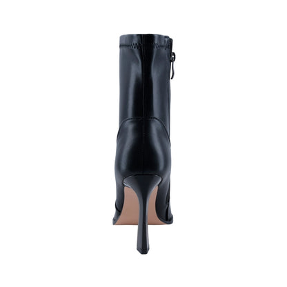 Botín elegante negro para dama con tacón delgado