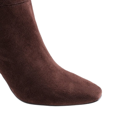 Bota larga de gamuza café para mujer
