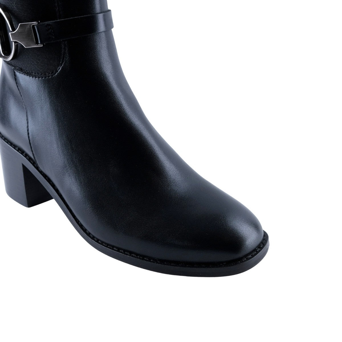 Bota de tobillo negra para mujer con hebilla metálica