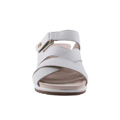 Sandalia blanca texturizada con banda ajustable de velcro dorado