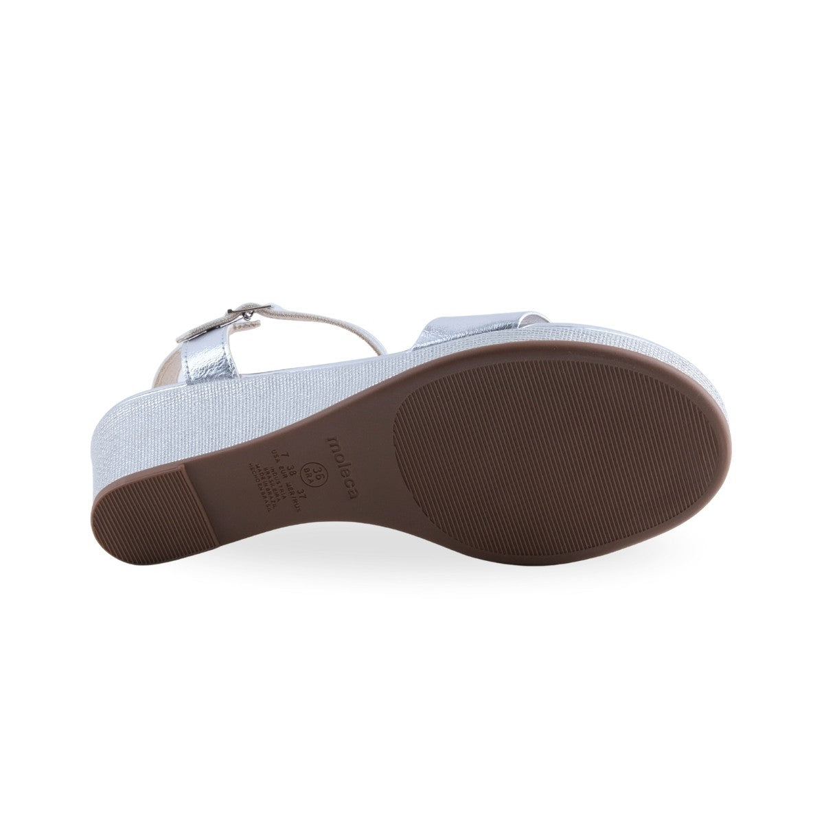 Sandalia de cuña color plata con correa tipo pulsera y suela sintética