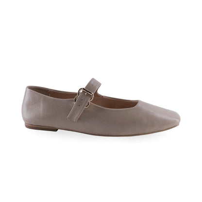 Zapato flat beige punta cuadrada suela plana vista lateral
