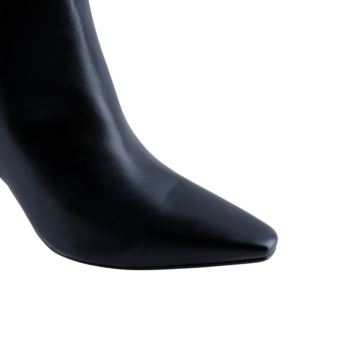 Botín puntiagudo negro STS modelo 048233 para mujer