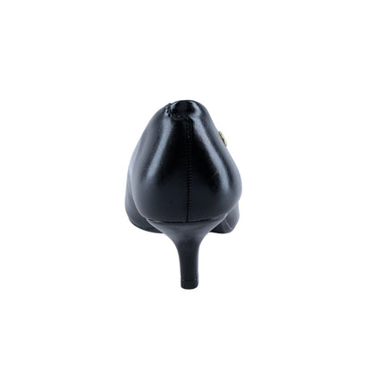 Zapatilla negra de tacón bajo fino ideal para oficina