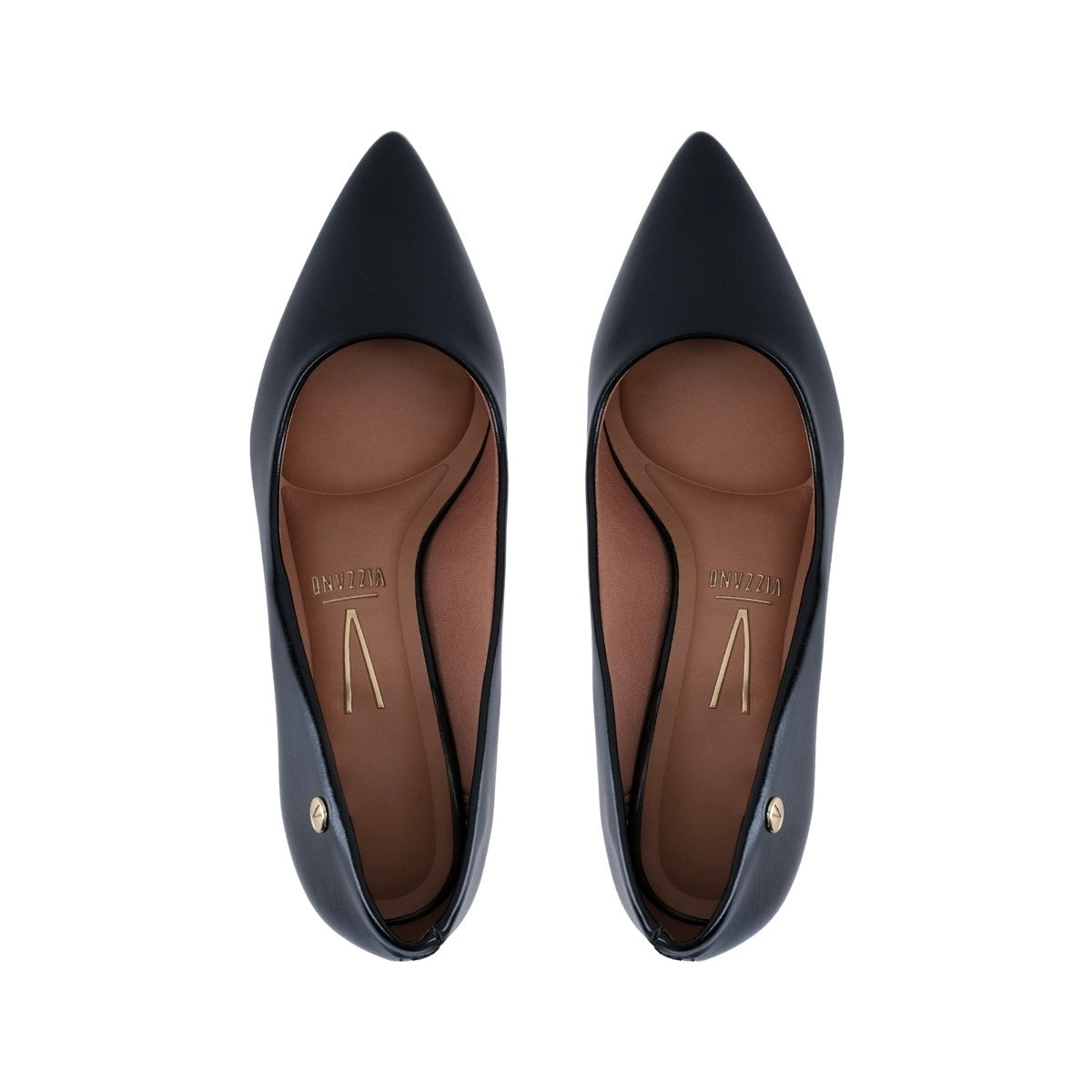 Zapatilla cerrada negra de tacón bajo estilo clásico