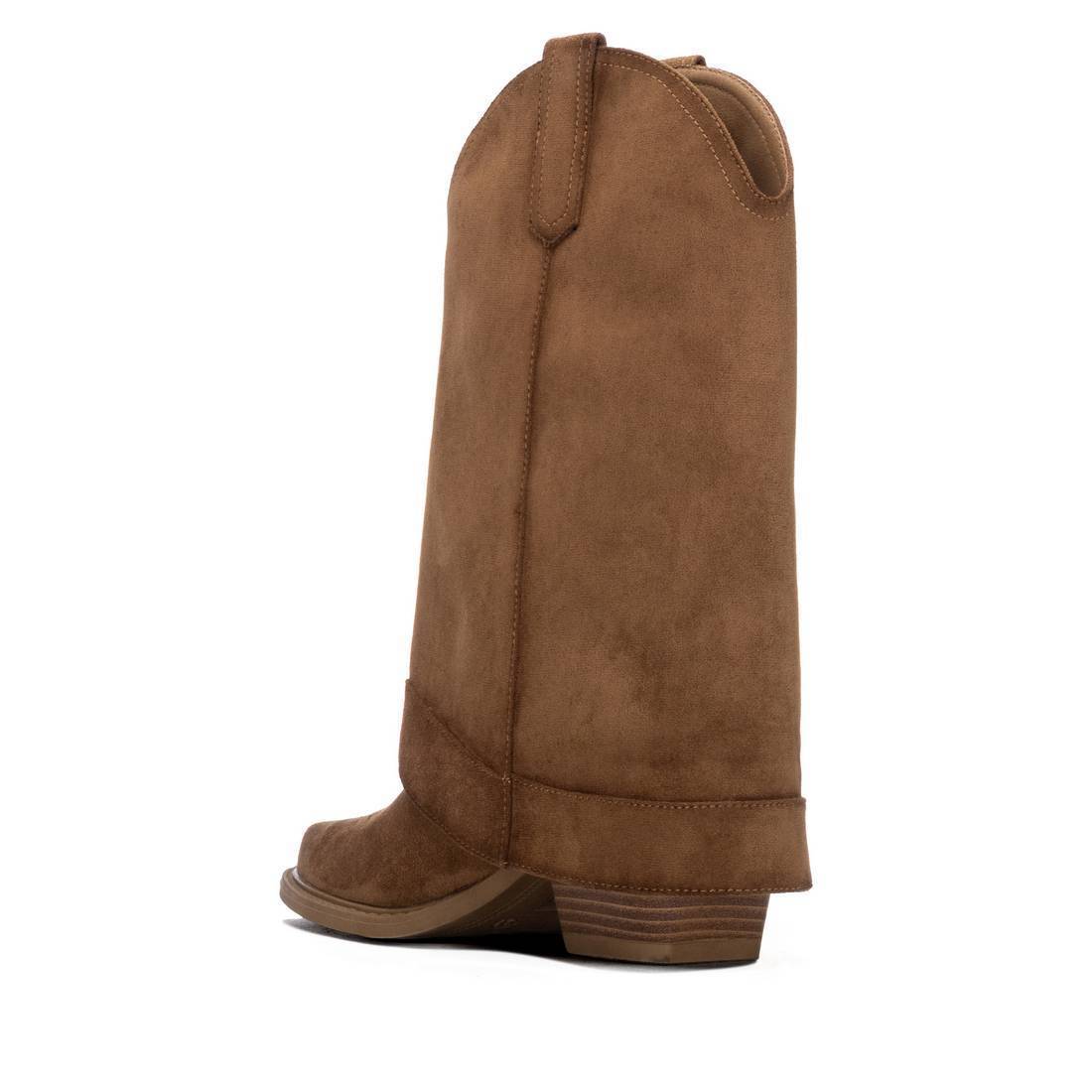 Bota XTI taupe de gamuza estilo western